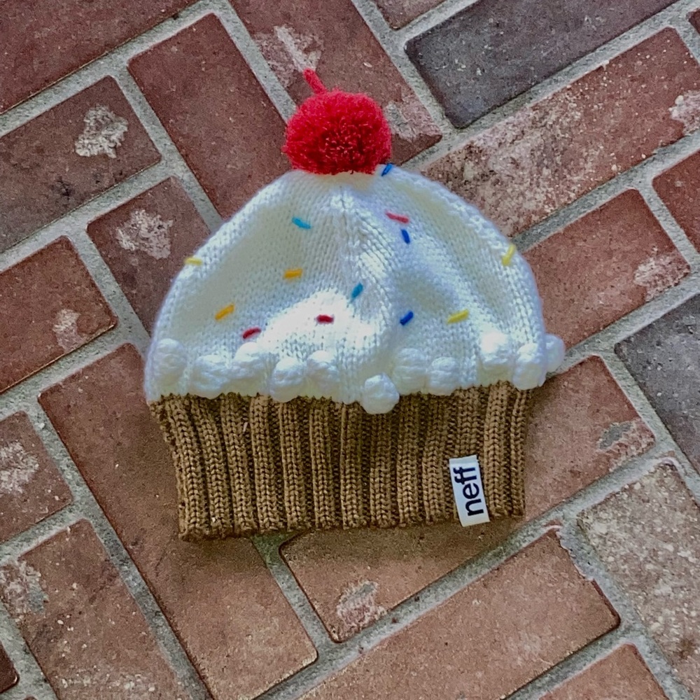 Amazingly cute Neff Cupcake/ Ice cream hat beanie!